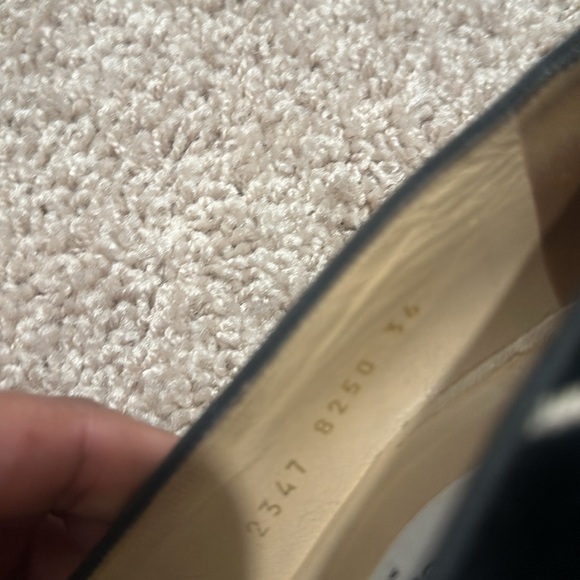 Auth Dolce & Gabbana Embroidered Velvet Pumps 36 - Picture 5 of 5